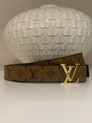 Louis vuitton initials - lv, 25mm